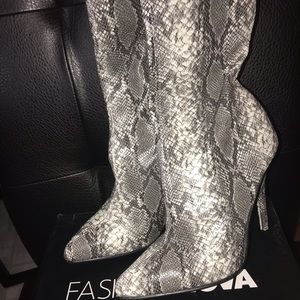 Fashion nova boots